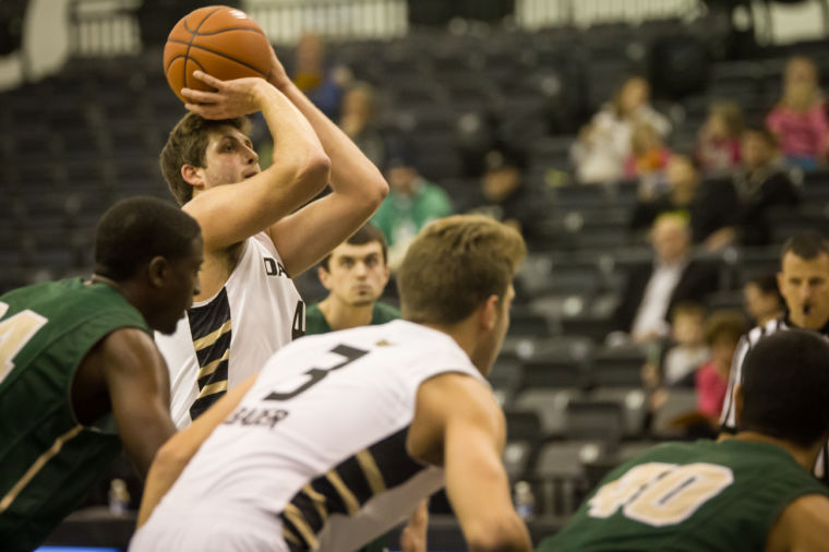 Mens basketball wins 76-52 in first game