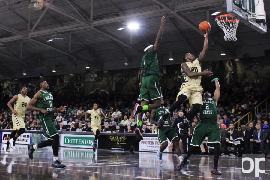 Kahlil Felder does a layup at the game against Chicago State at the Orena on Monday, Dec. 28. Felder set a career high eight steals and a season high 13 assists.