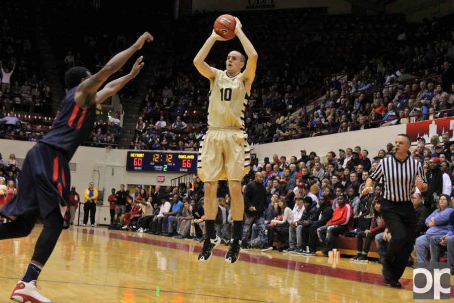 Max Hooper ended the night with 28 points, shooting 8-for-11 behind the arc and 4-for-4 from the line.