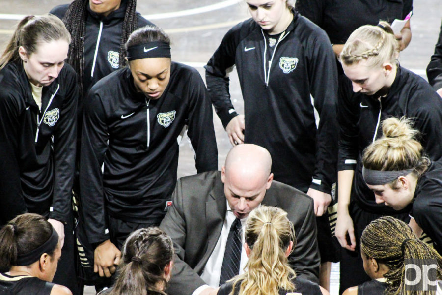 Each year, the womens basketball team goes into the summer without choosing captains, and that’s when head coach Jeff Tungate thinks leadership emerges.