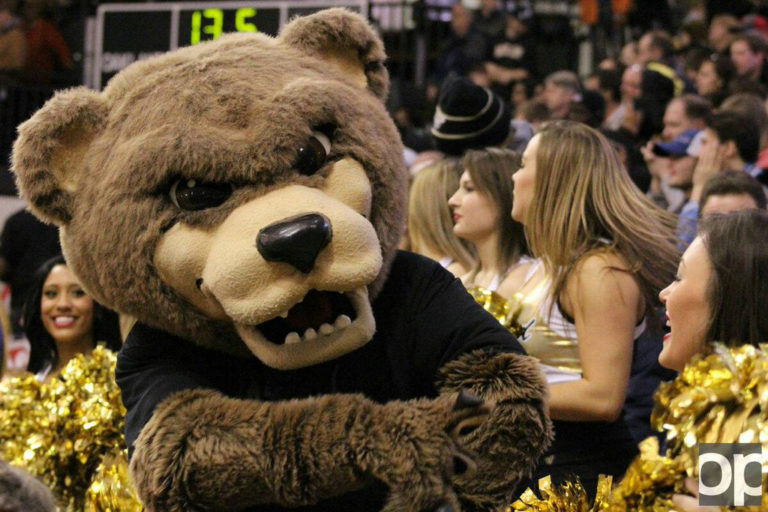 Meet The Mascot The Grizz The Oakland Post