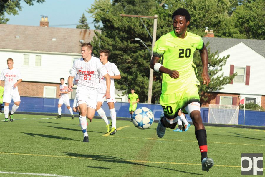 Freshman defender Nyal Higgins scored the final goal for the Oakland in the 79th minute which earned the Golden Grizzlies their win over the Titans. 