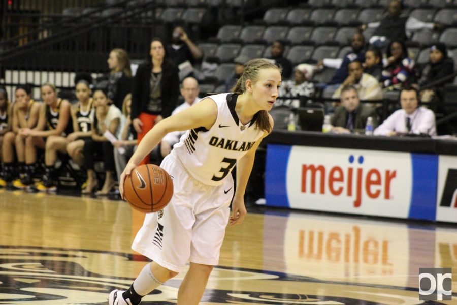 Recent Oakland womens basketball alumna Elena Popkey still wears the same jersey number (3) when she plays for the Elangeni Falcons in Germany as she wore as a Golden Grizzly.