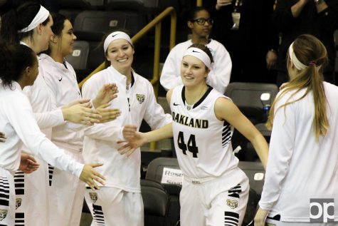 Oakland's former women's basketball player Olivia Nash (44) played her final season for the Golden Grizzlies last year.
