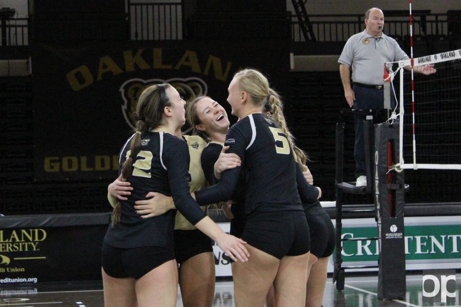 The Golden Grizzlies won against the Phoenix 3-0 Saturday night at the Orena. 