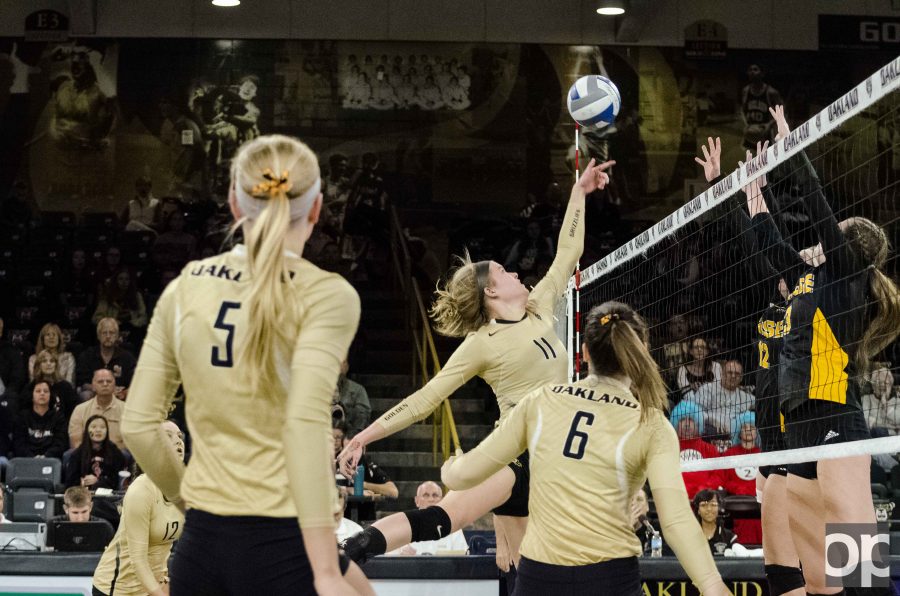 Oakland volleyball dominates in 3-0 victory over Robert Morris