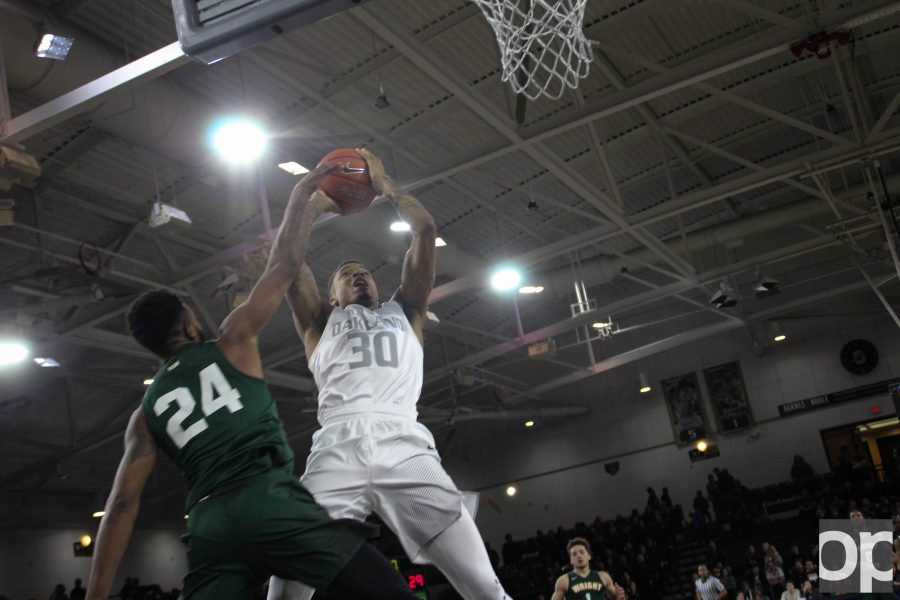 Sherron Dorsey-Walker led Oakland with 25 points to its 81-62 win over Wright State Thursday night at the Orena. 