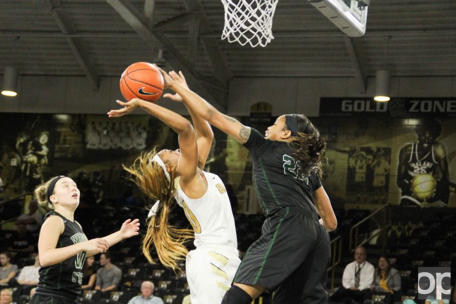 Wright States Chelsea Welch led the team with 18 points and Oakland Taylor Jones led with 17 points Monday night at the Orena. The Raiders defeated the Golden Grizzlies 73-61.