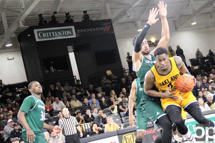 Jalen Hayes led Oakland with 23 points and 13 rebounds. Green Bay Phoenix defeated the Golden Grizzlies 80-72 on Friday, Jan. 27 at the Orena where Oakland wore throwback jerseys.