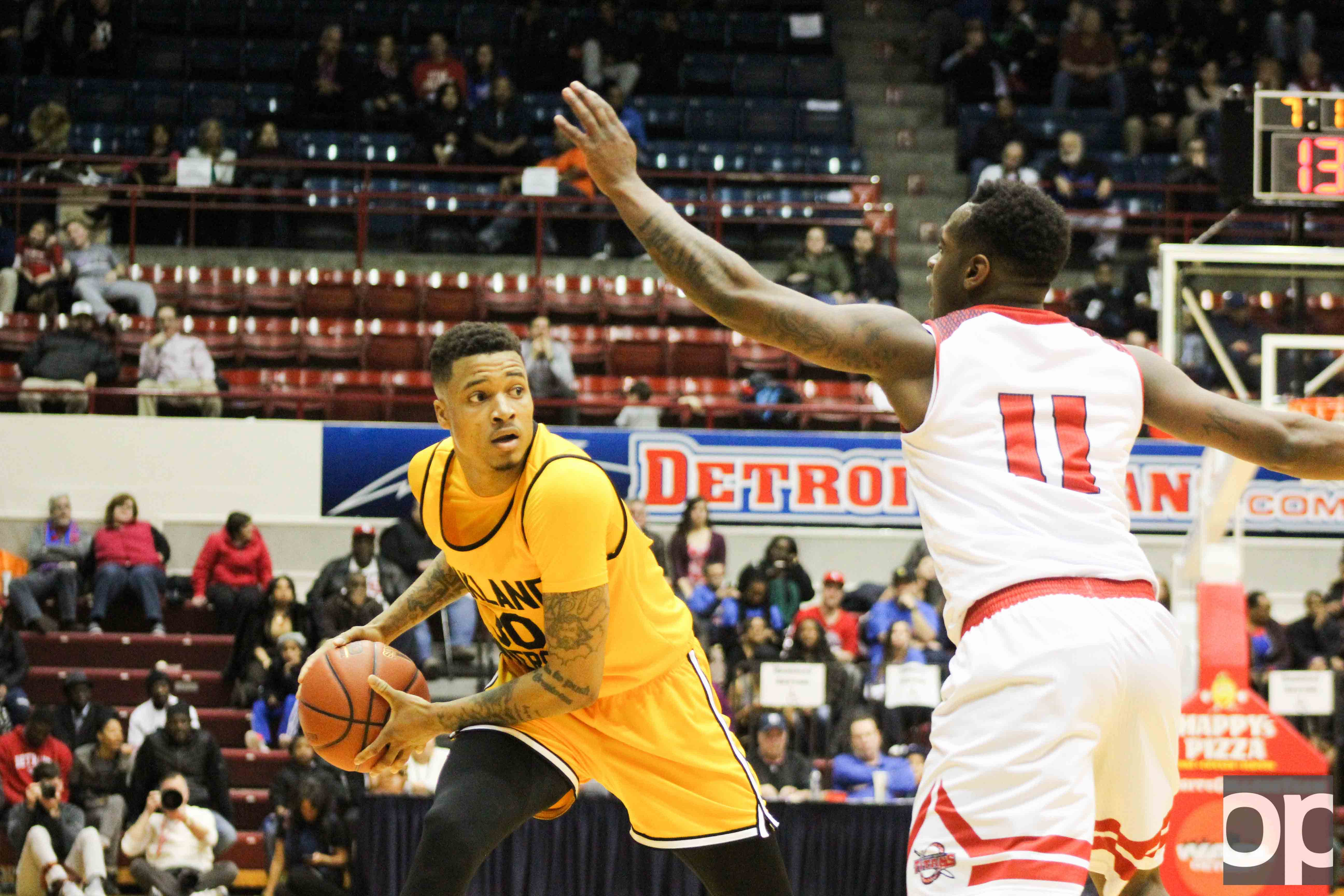 Sherron Dorsey-Walker and Jalen Hayes both scored 23 points to lead Oakland to its 89-80 win over University of Detroit Mercy on Friday, Feb. 10 at Calihan Hall.