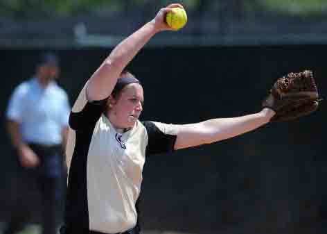 Oakland University softball pitcher Erin Kownacki was named the Horizon League Pitcher of the Week on Feb. 20 and Feb. 27.