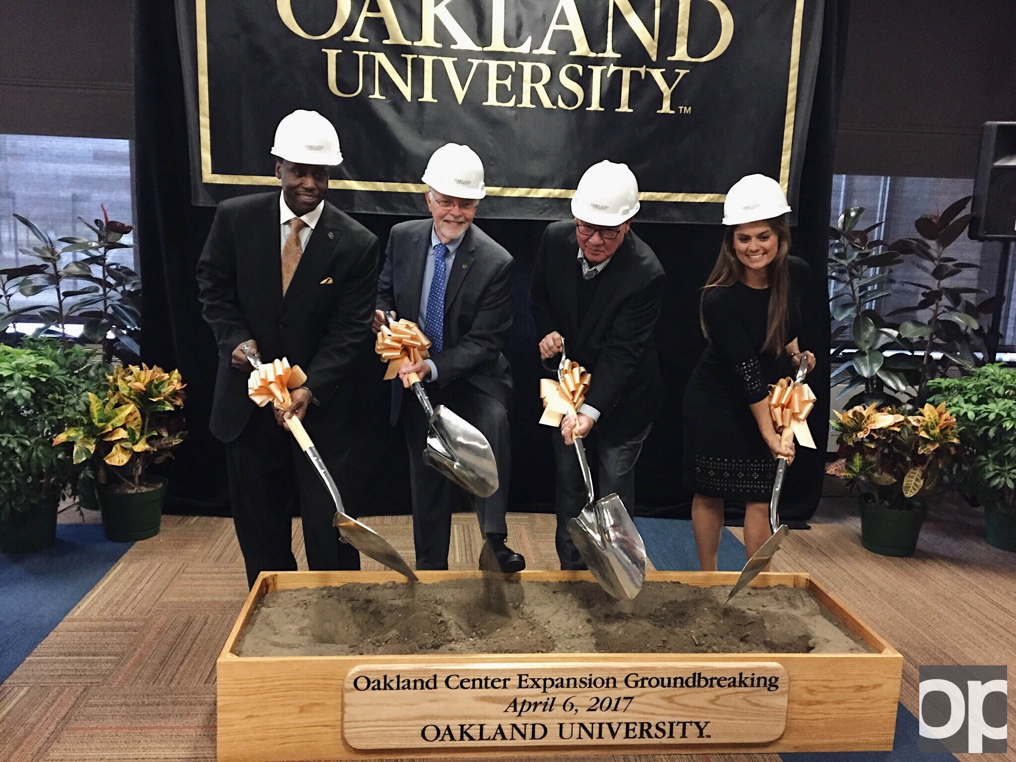 (Left to right): Vice President for Student Affairs Glenn McIntosh, President George Hynd, Vice Chair of the Board of Trustees W. David Tull and former OUSC President and 2014 Graduate Samantha Wolf
