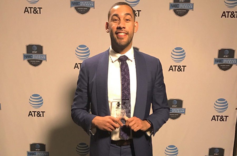 Alumnus and current mens basketball assistant coach Drew Valentine received an award for being named 2017 Under Armor 30-under-30 team.