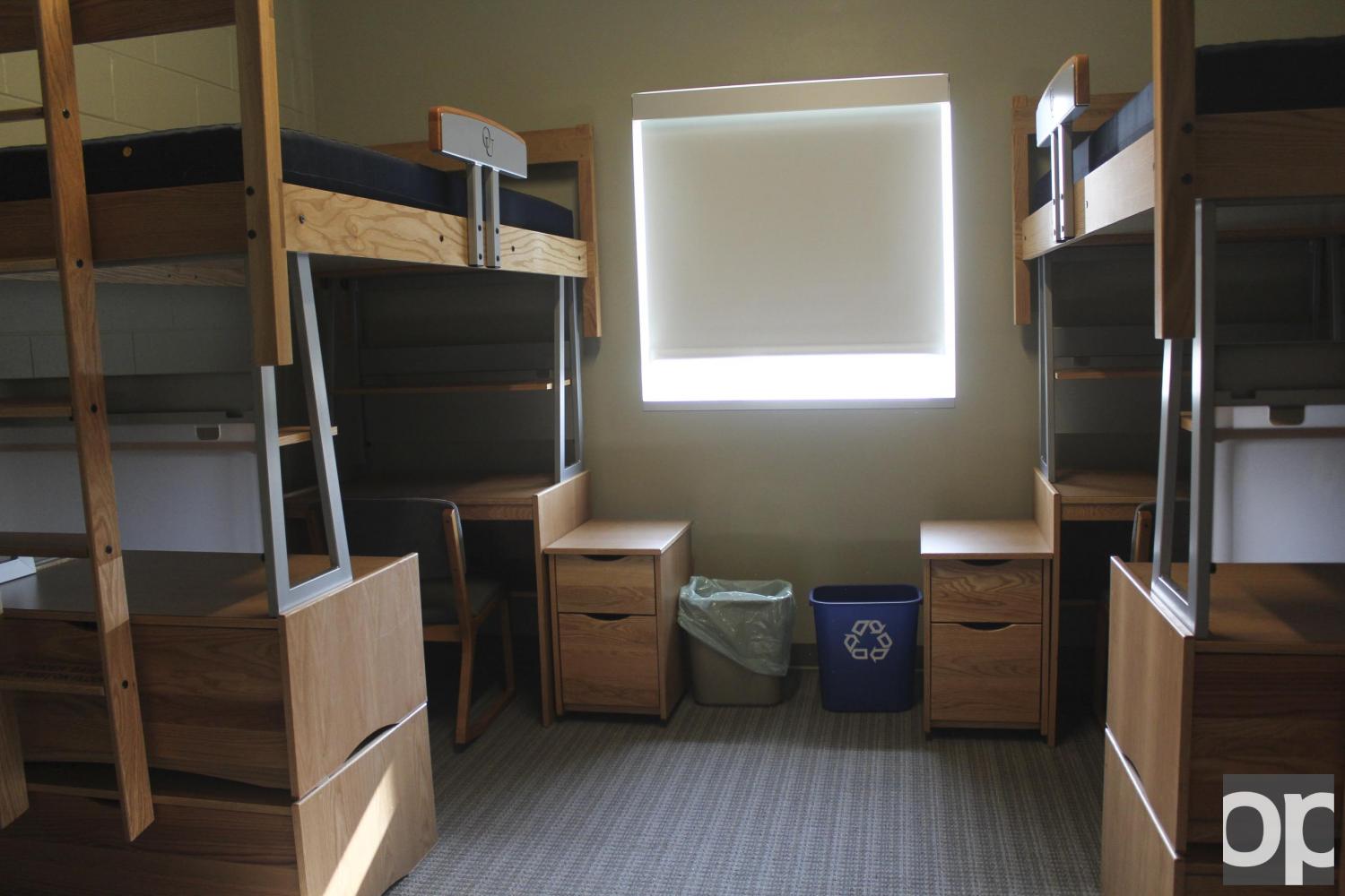 This Oakview room is spotless and ready for move-in.