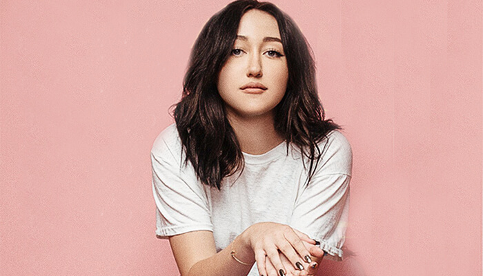 Noah+Cyrus+has+herself+a+%E2%80%9CGood+Cry%E2%80%9D+on+debut+EP