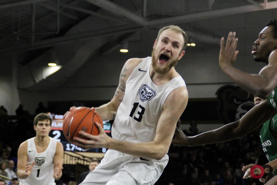 Men S Basketball Moves To 7 4 In Conference Against Csu The Oakland Post