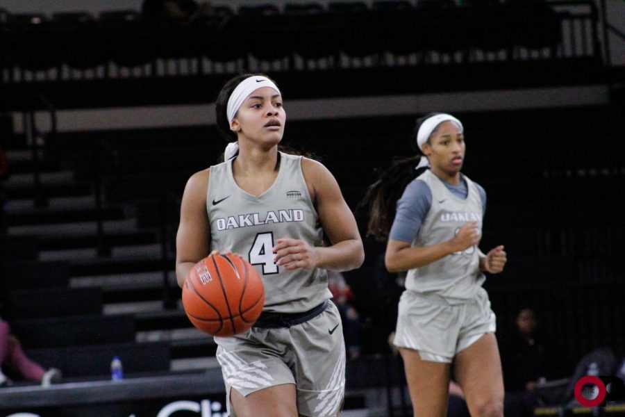 Women’s basketball comes close to Youngstown State, losing 79-74 on Thursday, Jan. 16.
