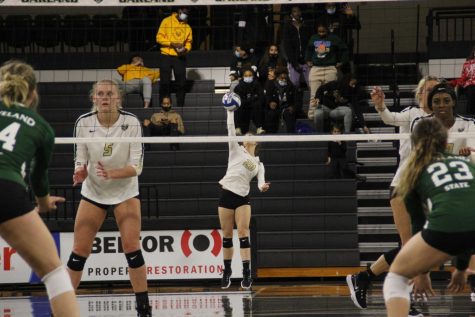 Volleyball won their match against Cleveland State 3-2 on Senior Night.