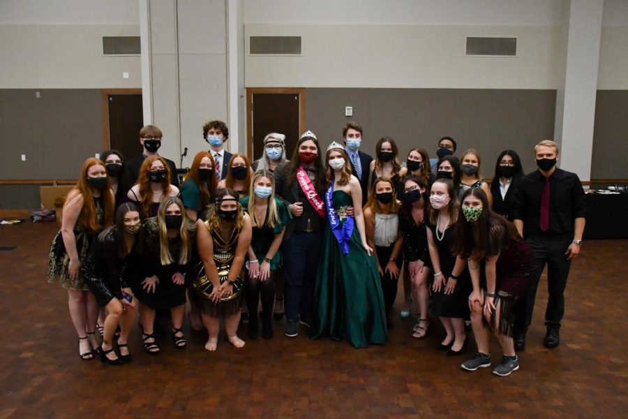 OUs Pre-Law club collaborated with Alpha Sigma Tau sorority to host a 1920’s themed prom.
