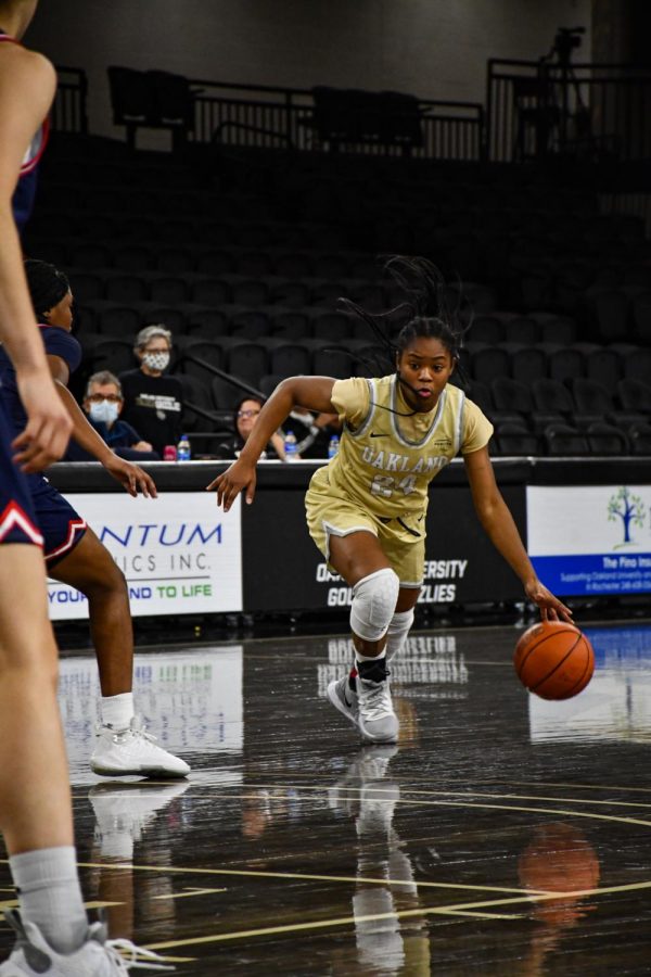 Brianna Breedy drives to the basket against Robert Morris on Nov. 20.