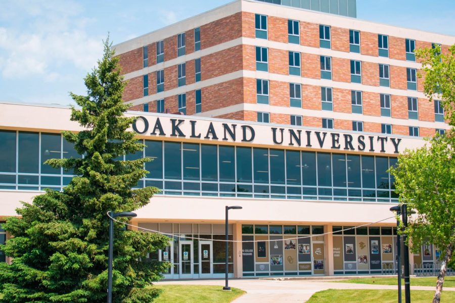 Oakland University mistakenly offered 5,500 students their highest scholarship award earlier this month.