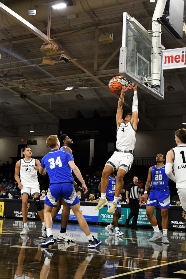 Trey Townsend finishes a dunk against Ohio Christian on Jan. 7.