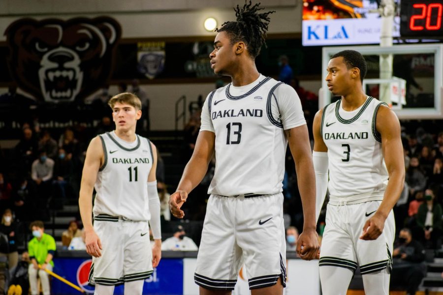 Oakland snapped a three-game losing streak with a win over Robert Morris Friday night.