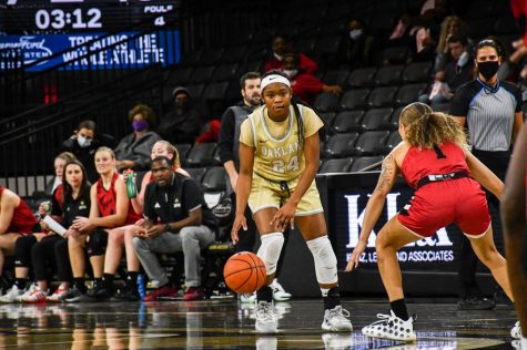 Brianna Breedy dribbles the ball up the court against IUPUI on Dec. 4, 2021.