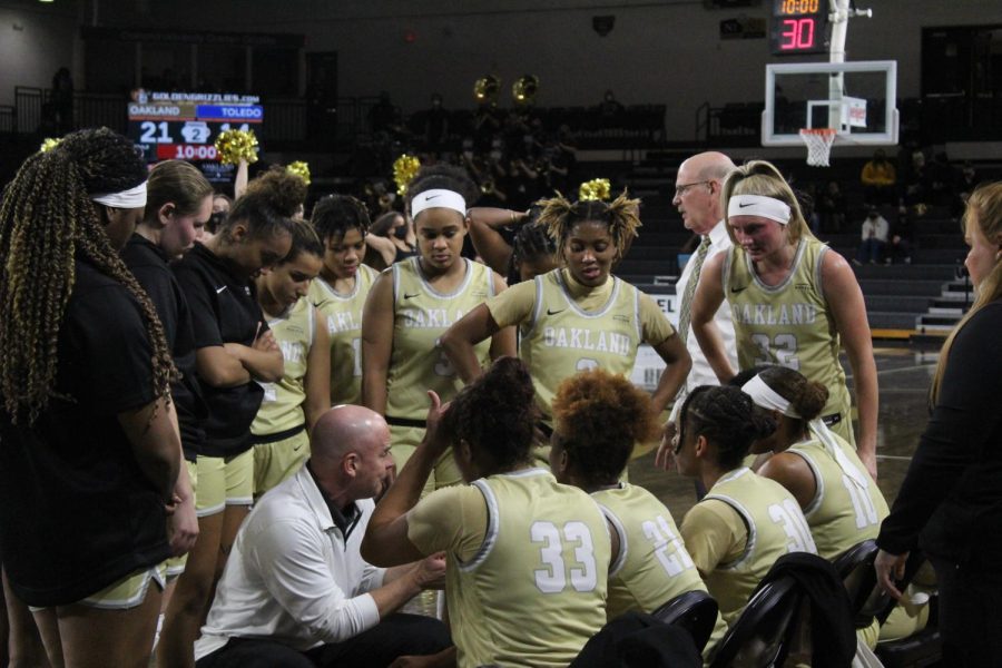 Jeff Tungate has returned to lead the Oakland women's basketball team once again.