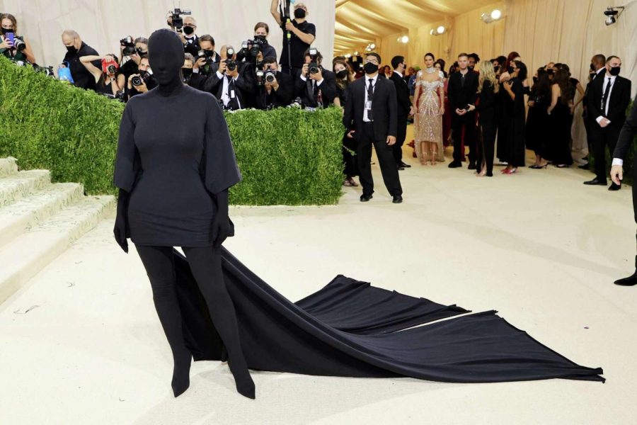 Kim+Kardashians+black+morph+suit+at+the+September+2021+Met+Gala