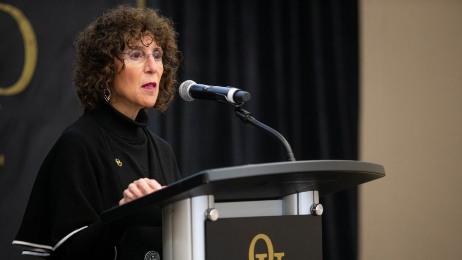 on Sept. 13, with hopes of welcoming everyone back to Oakland University (OU) and reconnecting after two years of being primarily online, President Ora Pescovitz invited students, staff, and faculty to the “OU Forward” event to celebrate the new school year and discuss the future of OU.