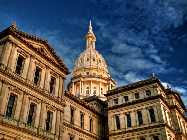 Photo of the Michigan State Capitol 