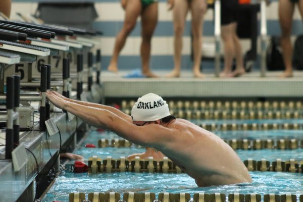 Oakland swim and dive flourish in meet against Wayne State