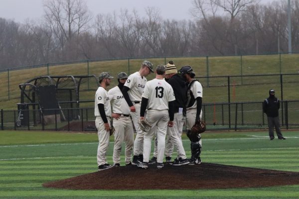 Men's baseball can't handle No. 25 Louisville in 13-5 loss