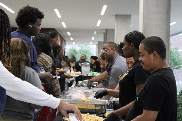 600 students attend the CMI Welcome Back BBQ