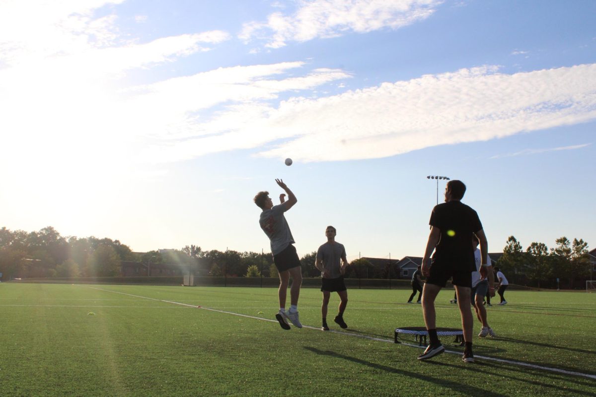 Roundnet hosts largest Spikeball competition in OU history